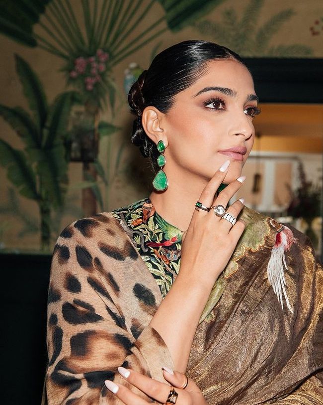 Gorgeous Clicks Of Sonam Kapoor